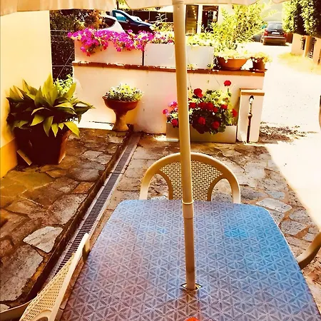 La Casina Gialla Independent House Ferienhaus