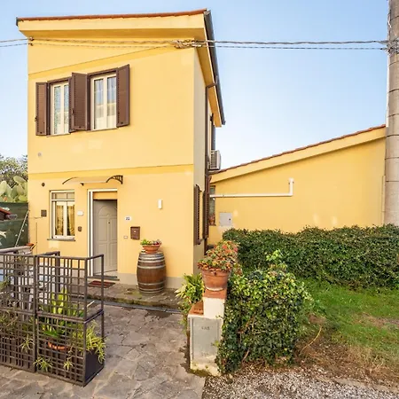 La Casina Gialla Independent House Ferienhaus Lucca